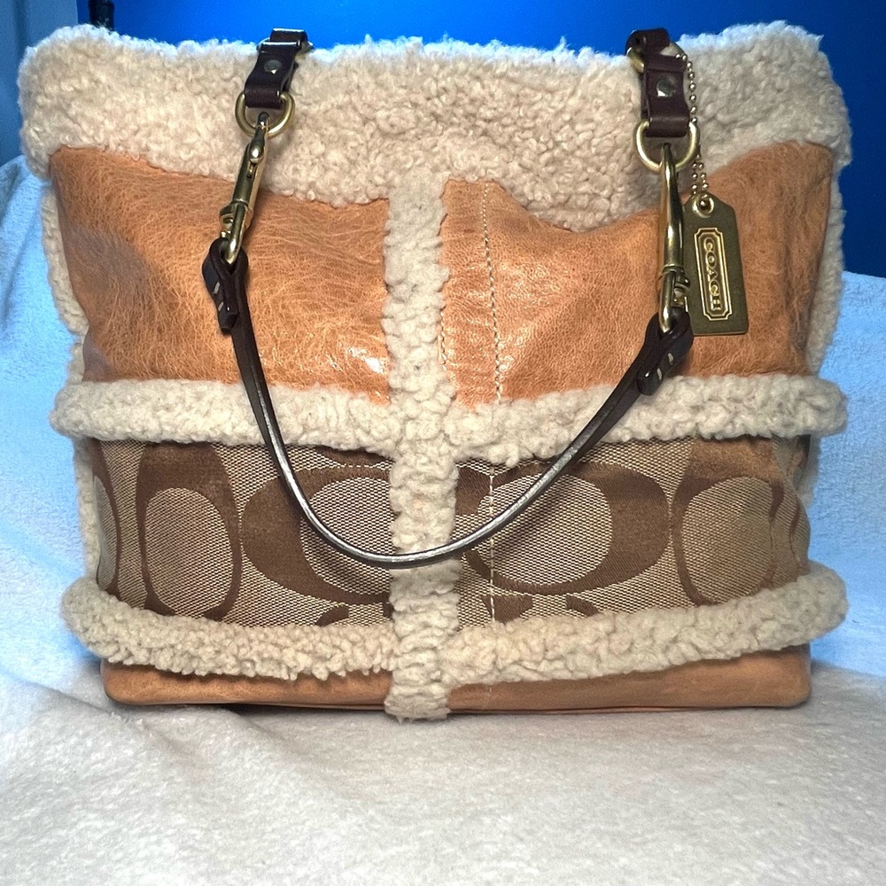 Coach Shearling Patchwork Hamptons Tote Tan Leath… - image 2